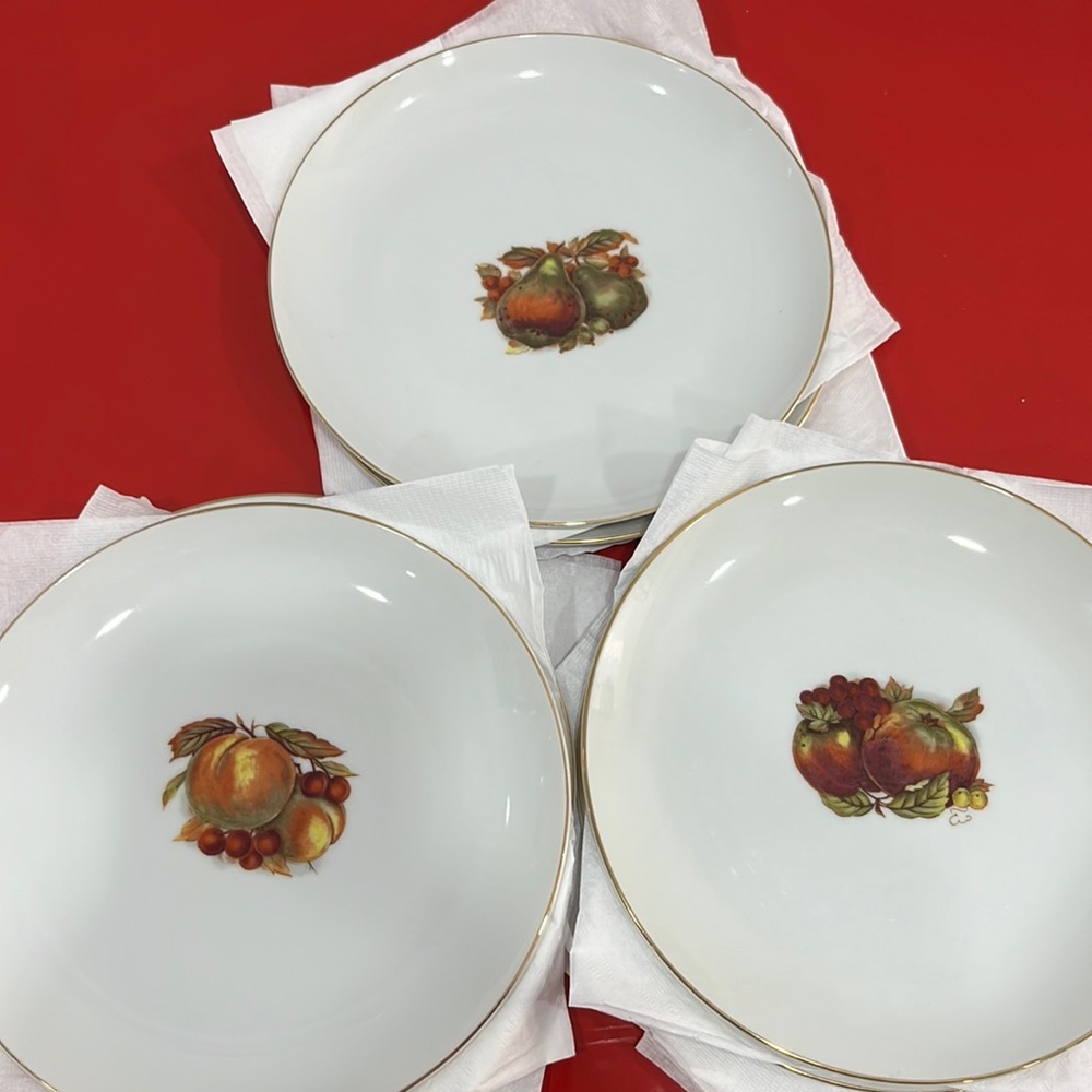 Vintage fruit plates set of 6 , made in Japan , 3 different pictures.